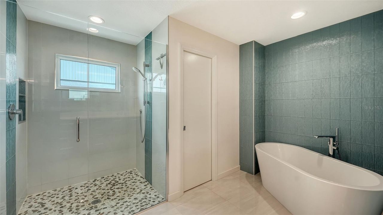 6948 Stetson Street Circle, Sarasota, FL 34243 Photo