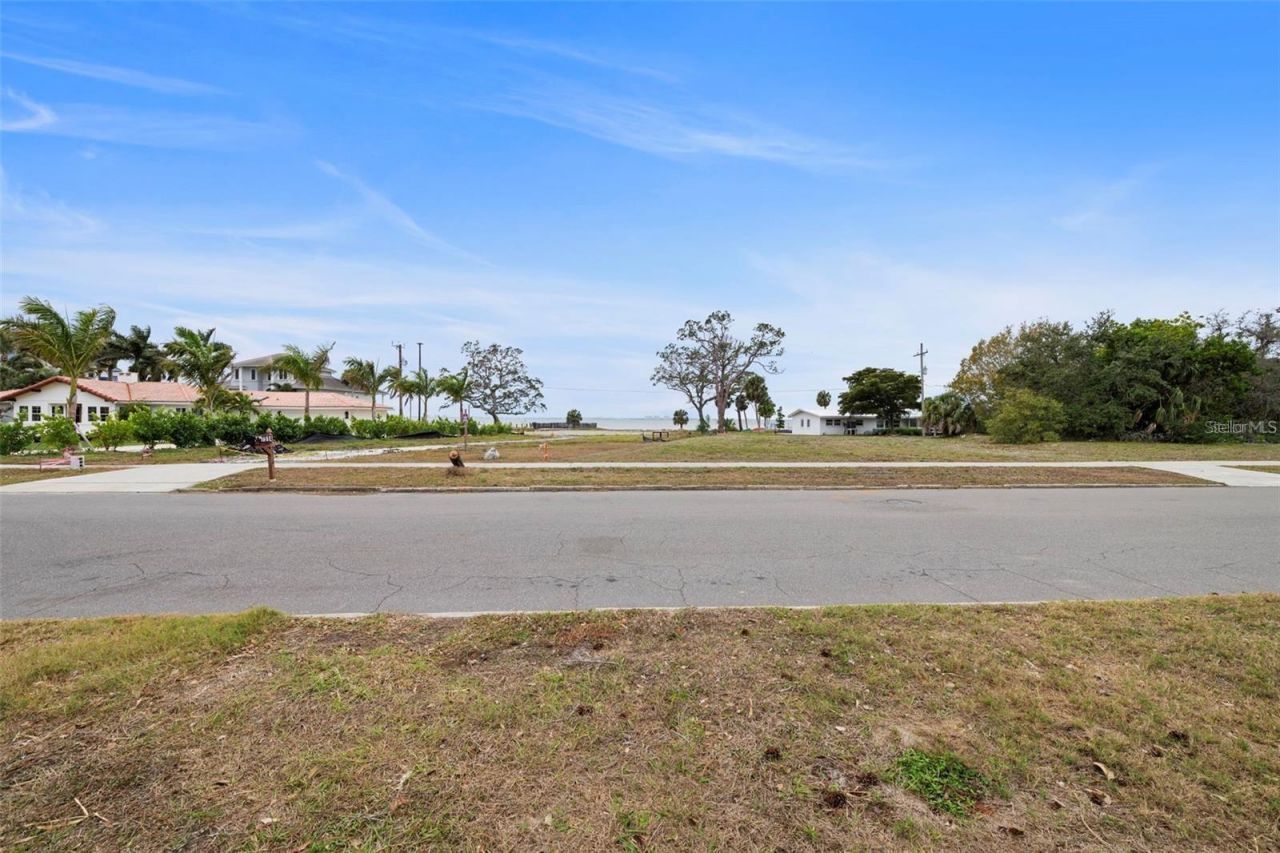 7510 Westmoreland Drive, Sarasota, FL 34243 Photo