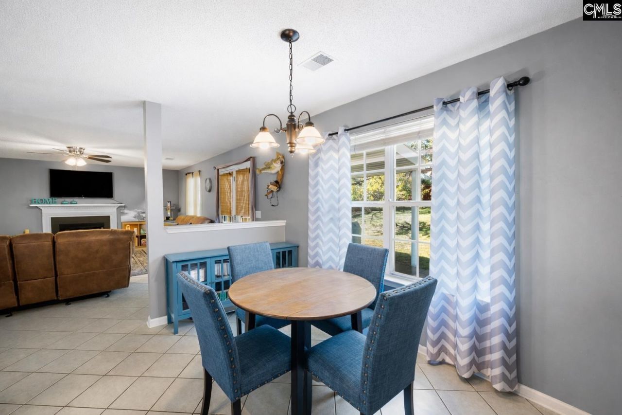 213 Aderley Oak Loop Photo 12