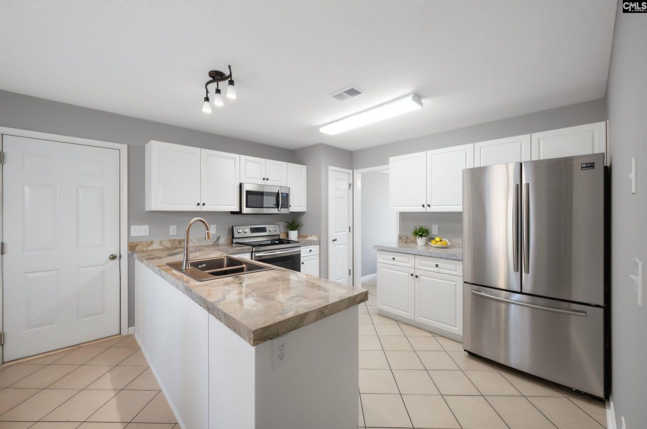 213 Aderley Oak Loop Photo 8