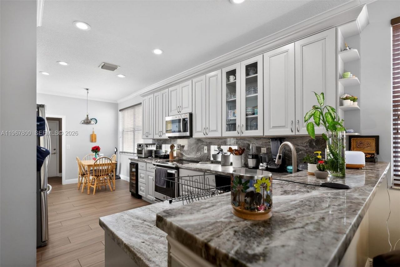 1561 SW 187th Ave, Pembroke Pines, FL 33029 Photo