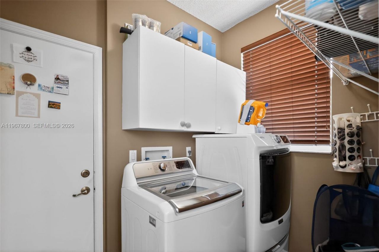 1561 SW 187th Ave, Pembroke Pines, FL 33029 Photo