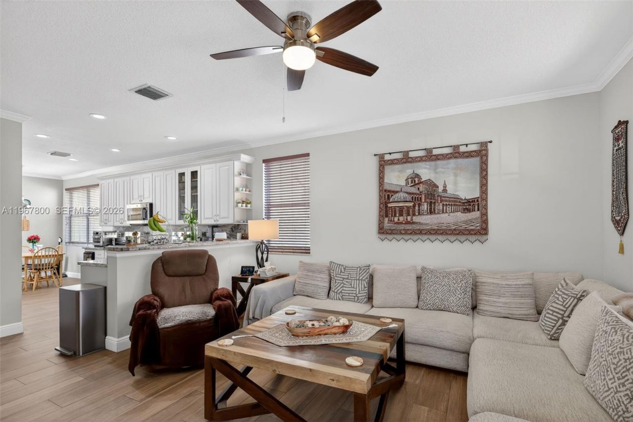 1561 SW 187th Ave, Pembroke Pines, FL 33029 Photo