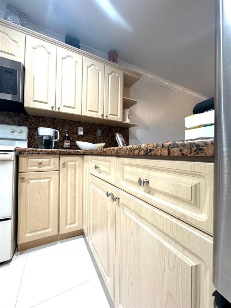 11163 NW 7th St, Unit 204-19, Miami, FL 33172 Photo