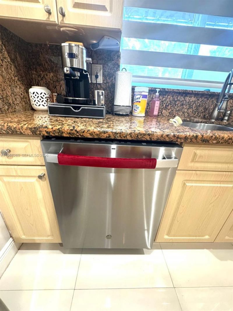 11163 NW 7th St, Unit 204-19, Miami, FL 33172 Photo