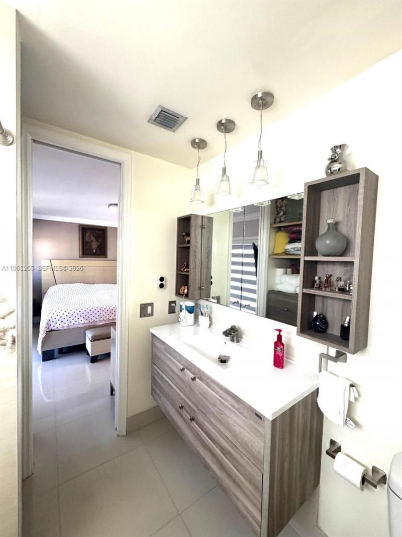 11163 NW 7th St, Unit 204-19, Miami, FL 33172 Photo