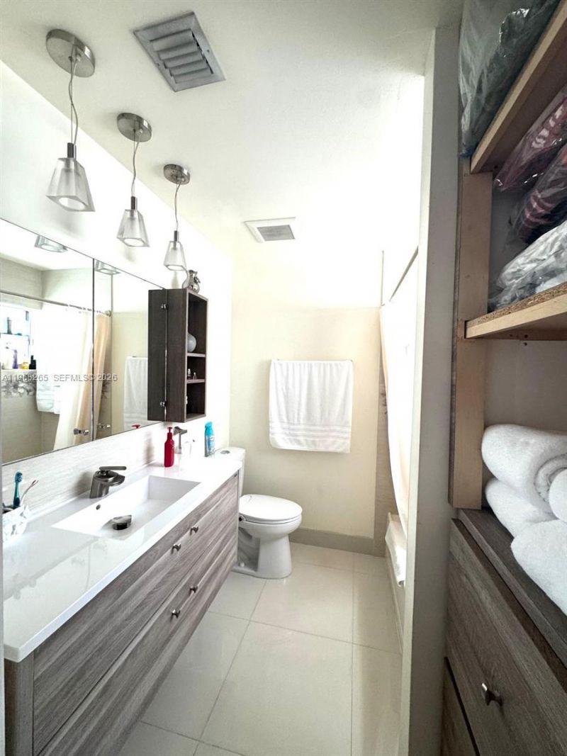 11163 NW 7th St, Unit 204-19, Miami, FL 33172 Photo