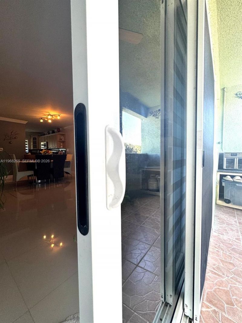 11163 NW 7th St, Unit 204-19, Miami, FL 33172 Photo