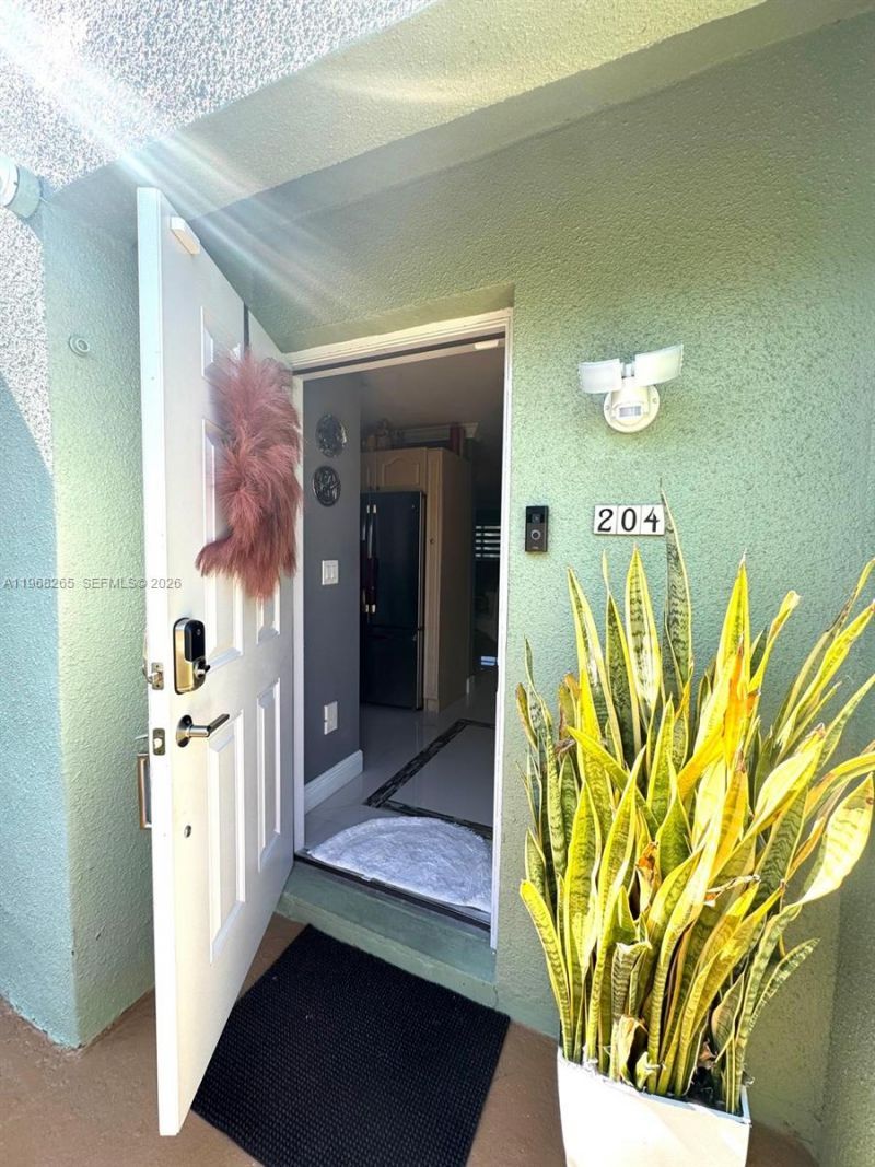 11163 NW 7th St, Unit 204-19, Miami, FL 33172 Photo