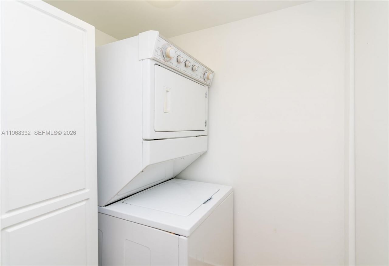 1830 S Ocean Dr, Unit 2907, Hallandale Beach, FL 33009 Photo