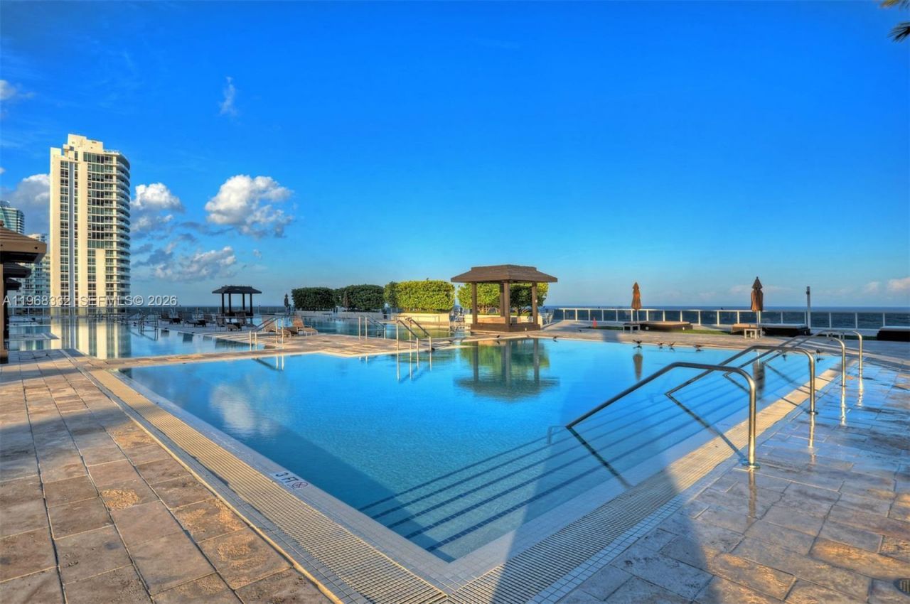 1830 S Ocean Dr, Unit 2907, Hallandale Beach, FL 33009 Photo