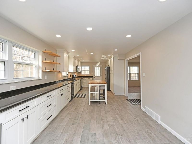 1939 Lady Ellen Drive, Cincinnati, OH 45230 Photo 13