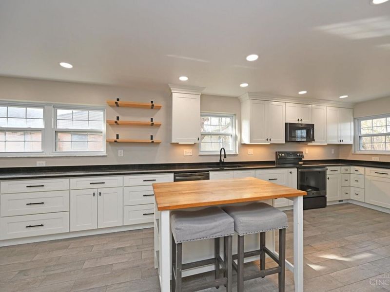 1939 Lady Ellen Drive, Cincinnati, OH 45230 Photo 16