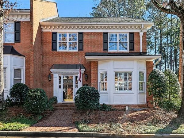 5427 Trentham Drive , Atlanta, GA 30338