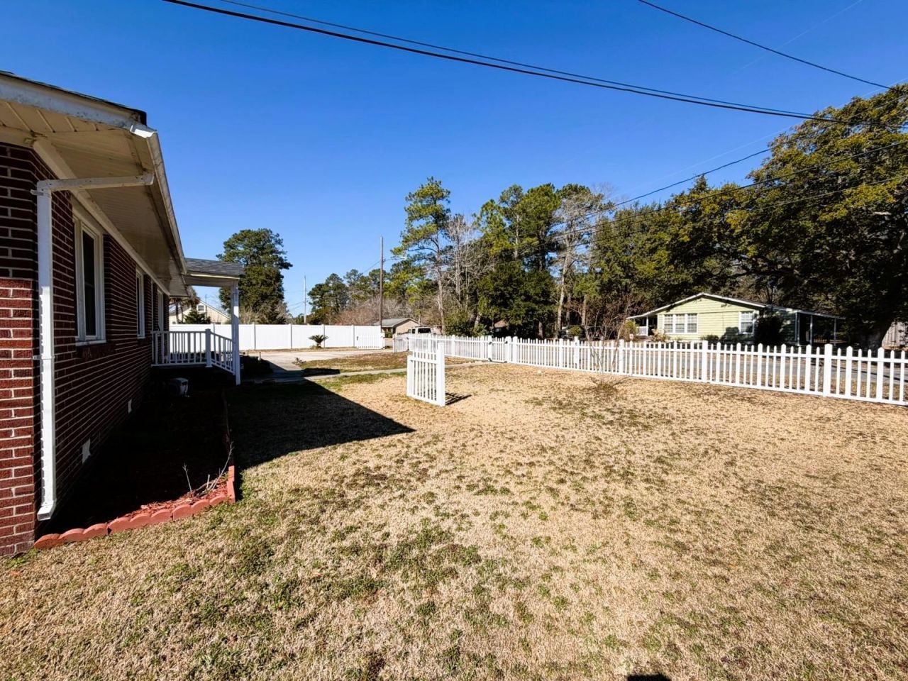 811 Cedar St.  Photo 9