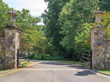 2621 COOPERS LN, CHARLOTTESVILLE, VA 22902