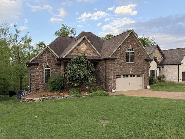 1102 Secretariat Dr, Mount Juliet, TN 37122