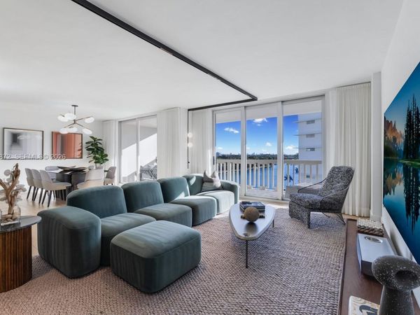 9111 E Bay Harbor Dr , Unit PH-D, Bay Harbor Islands, FL 33154