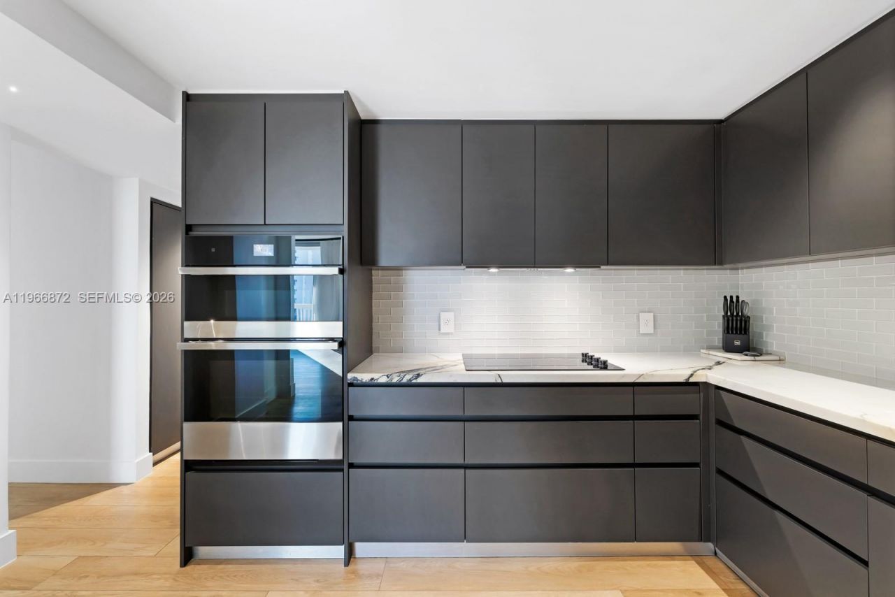 9111 E Bay Harbor Dr , Unit PH-D, Bay Harbor Islands, FL 33154 Photo