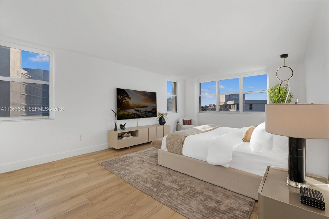 9111 E Bay Harbor Dr , Unit PH-D, Bay Harbor Islands, FL 33154 Photo