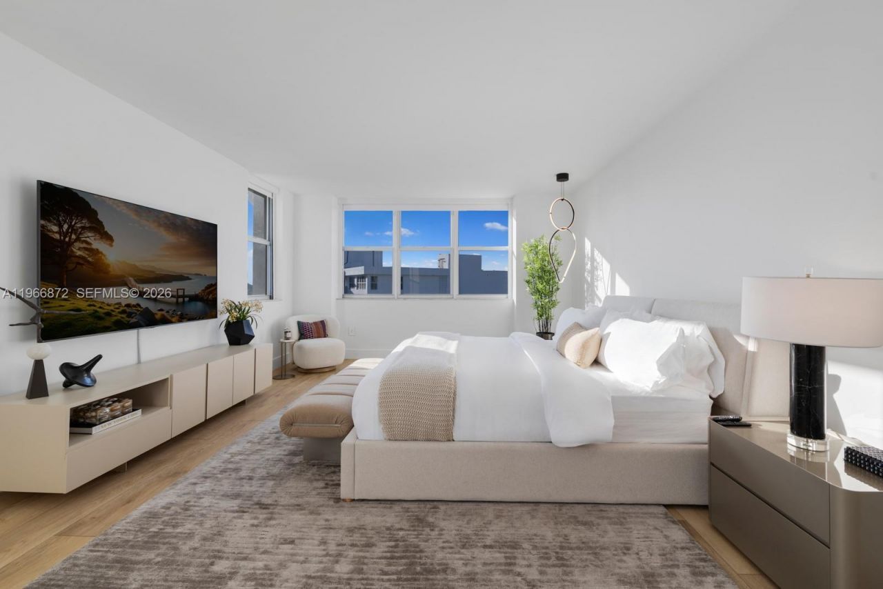 9111 E Bay Harbor Dr , Unit PH-D, Bay Harbor Islands, FL 33154 Photo