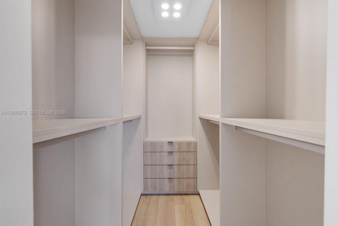 9111 E Bay Harbor Dr , Unit PH-D, Bay Harbor Islands, FL 33154 Photo