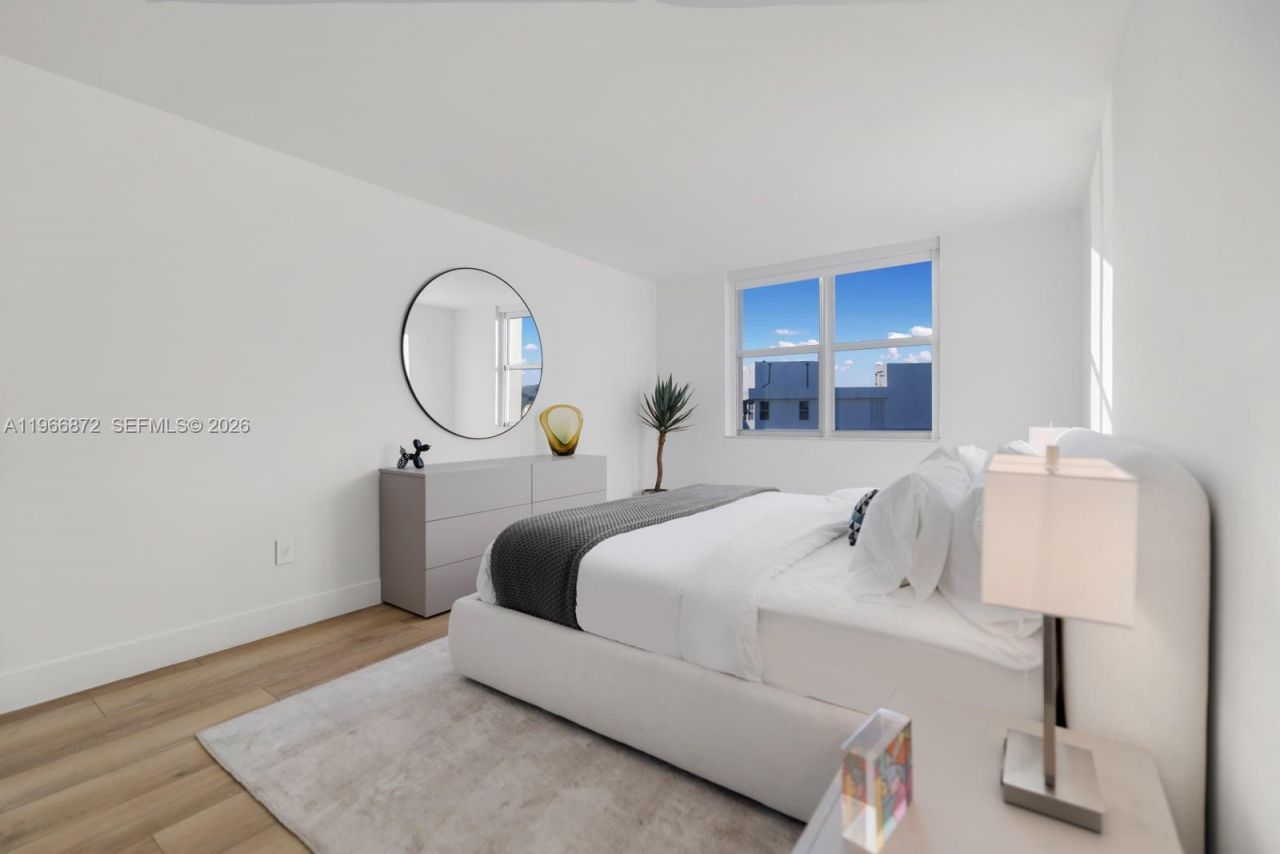 9111 E Bay Harbor Dr , Unit PH-D, Bay Harbor Islands, FL 33154 Photo