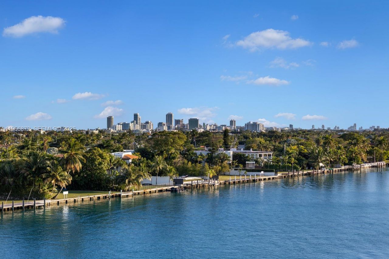 9111 E Bay Harbor Dr , Unit PH-D, Bay Harbor Islands, FL 33154 Photo