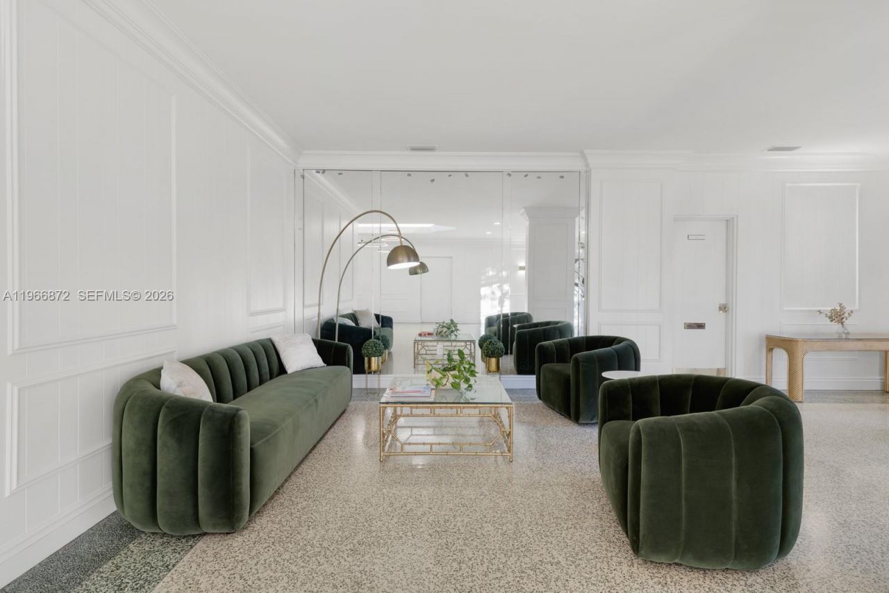 9111 E Bay Harbor Dr , Unit PH-D, Bay Harbor Islands, FL 33154 Photo