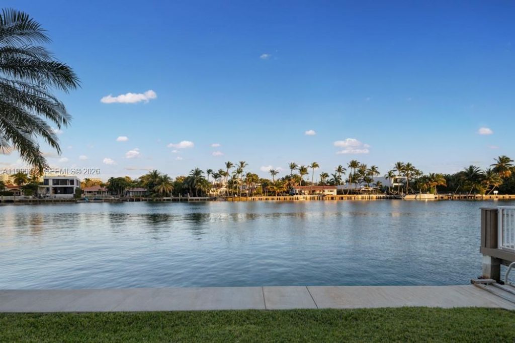 9111 E Bay Harbor Dr , Unit PH-D, Bay Harbor Islands, FL 33154 Photo