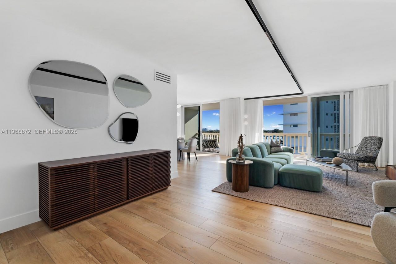 9111 E Bay Harbor Dr , Unit PH-D, Bay Harbor Islands, FL 33154 Photo