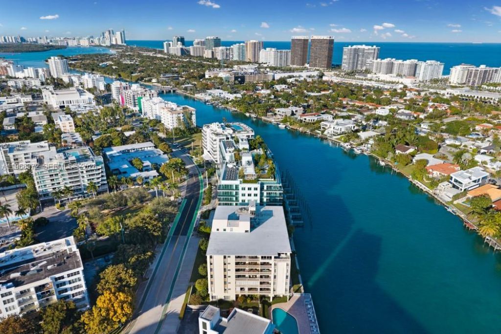 9111 E Bay Harbor Dr , Unit PH-D, Bay Harbor Islands, FL 33154 Photo