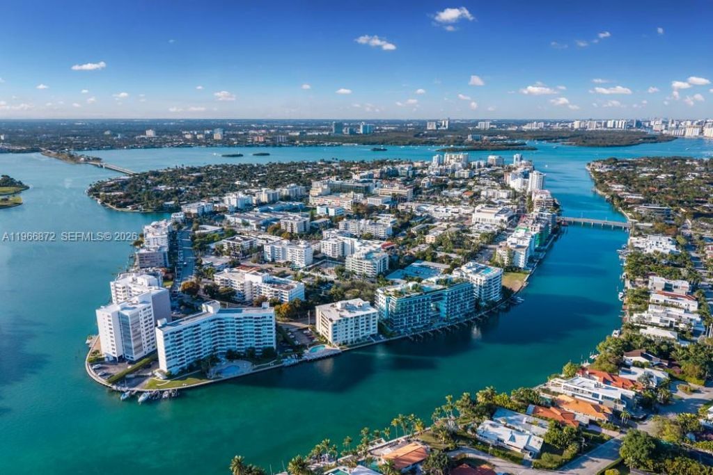 9111 E Bay Harbor Dr , Unit PH-D, Bay Harbor Islands, FL 33154 Photo