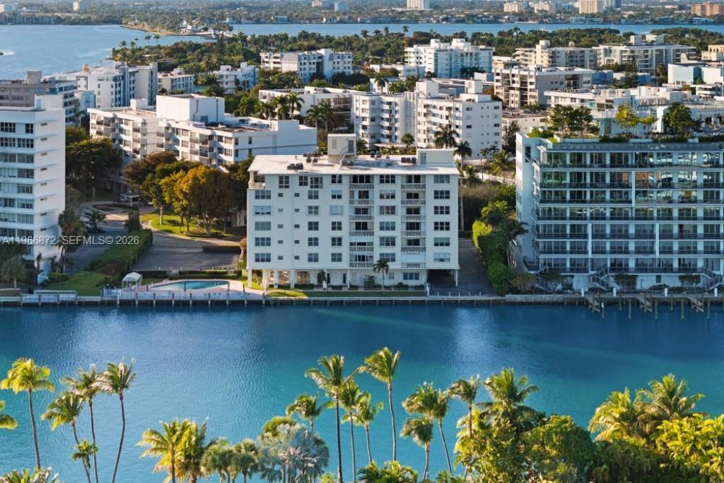 9111 E Bay Harbor Dr , Unit PH-D, Bay Harbor Islands, FL 33154 Photo