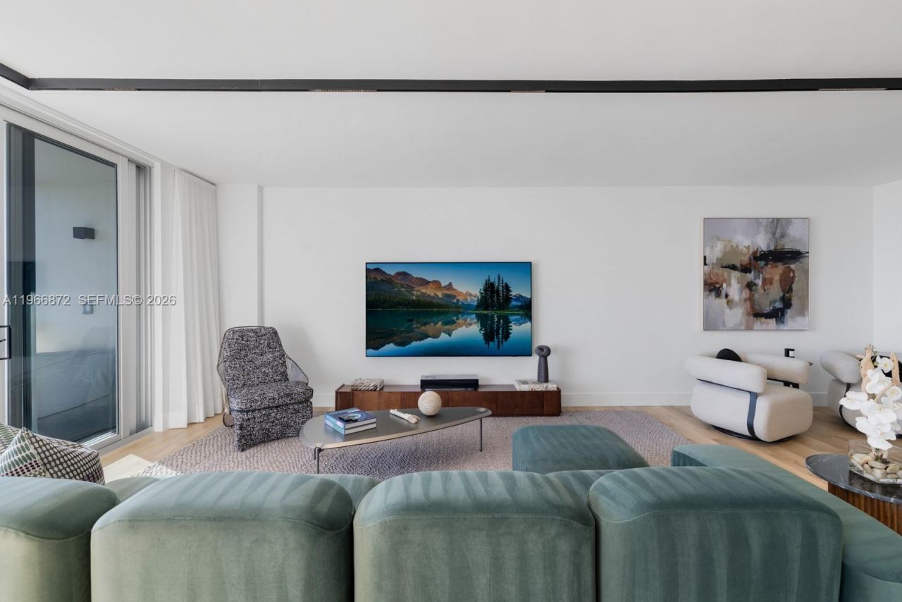 9111 E Bay Harbor Dr , Unit PH-D, Bay Harbor Islands, FL 33154 Photo