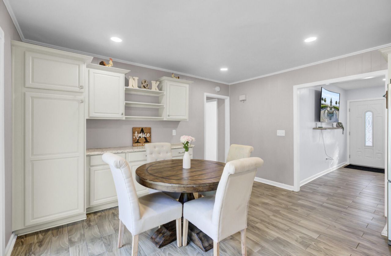 100 Catherine Street Photo 10