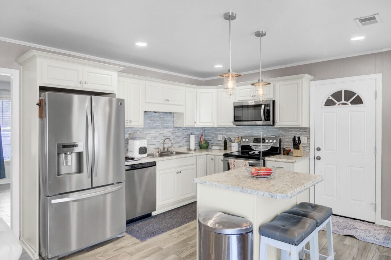 100 Catherine Street Photo 14