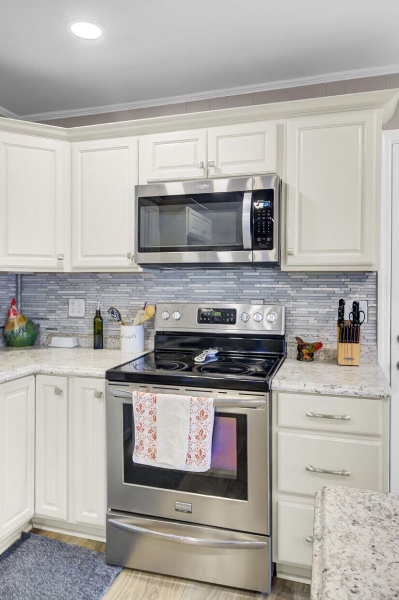 100 Catherine Street Photo 18