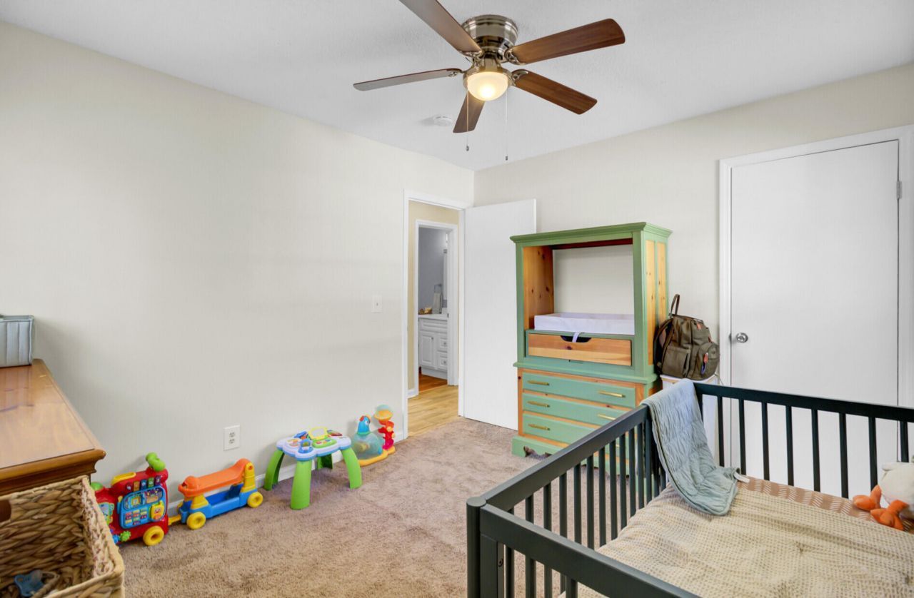 100 Catherine Street Photo 33