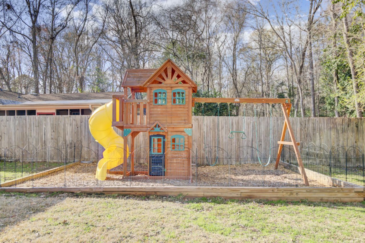 100 Catherine Street Photo 41