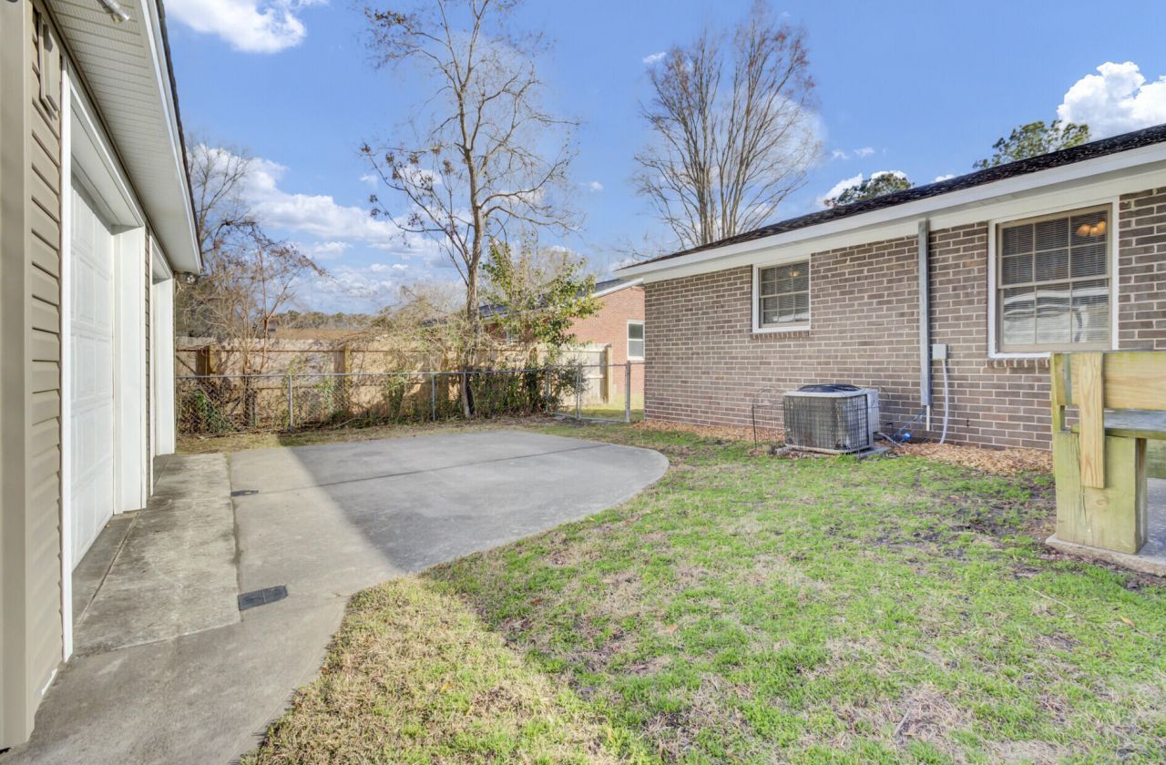 100 Catherine Street Photo 42