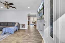 100 Catherine Street photo 4