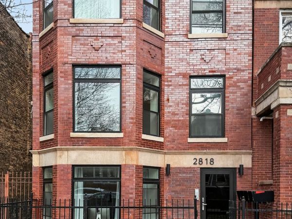 2818 W Fletcher Street, Unit B, Chicago, IL 60618