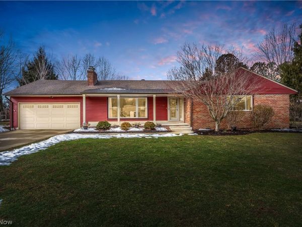 6598 Meadow Farm Drive, Hudson, OH 44236