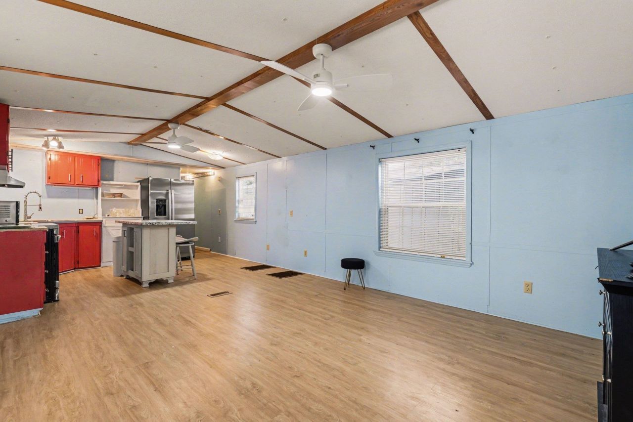 9700 Kings Rd. Photo 4