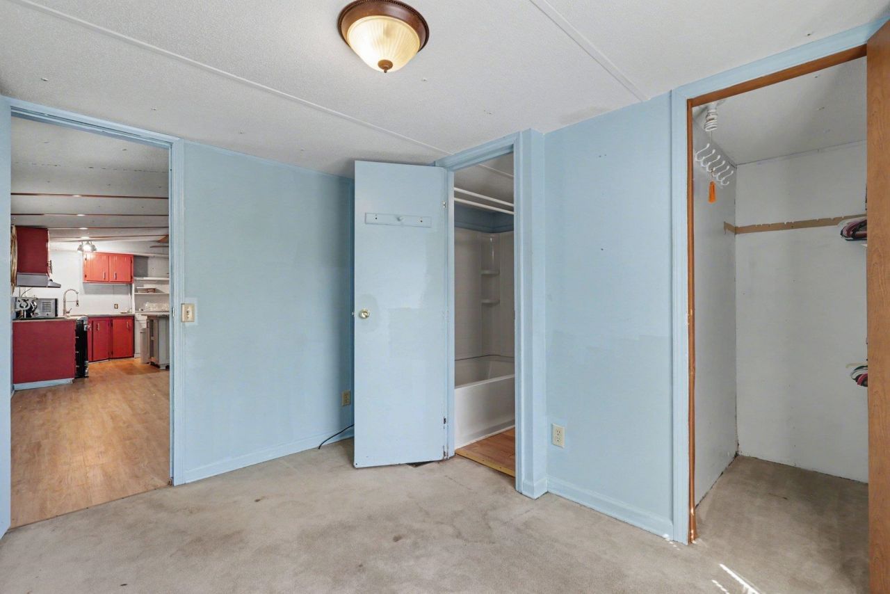 9700 Kings Rd. Photo 9