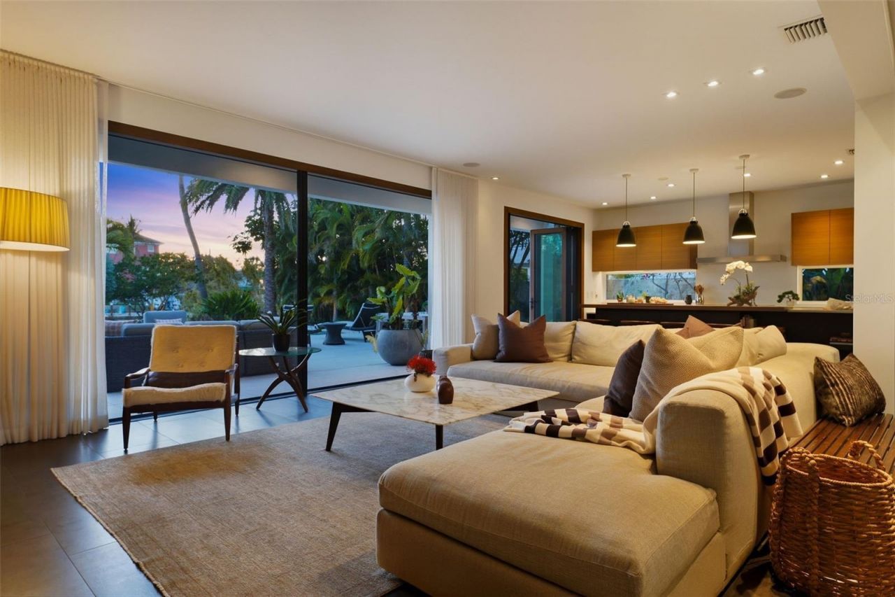 541 S Washington Drive, Sarasota, FL 34236 Photo