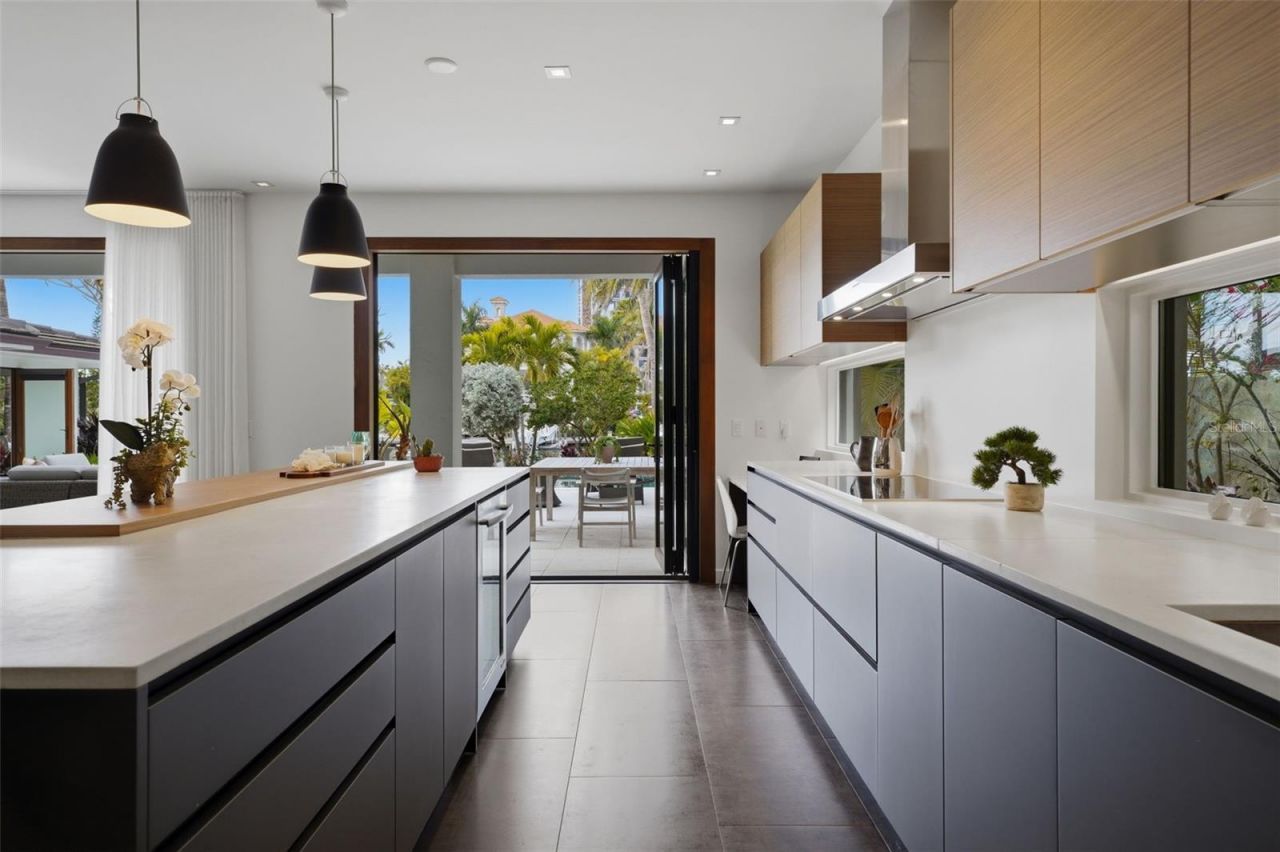 541 S Washington Drive, Sarasota, FL 34236 Photo