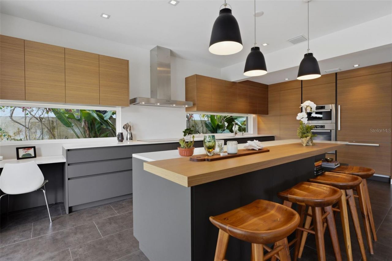 541 S Washington Drive, Sarasota, FL 34236 Photo