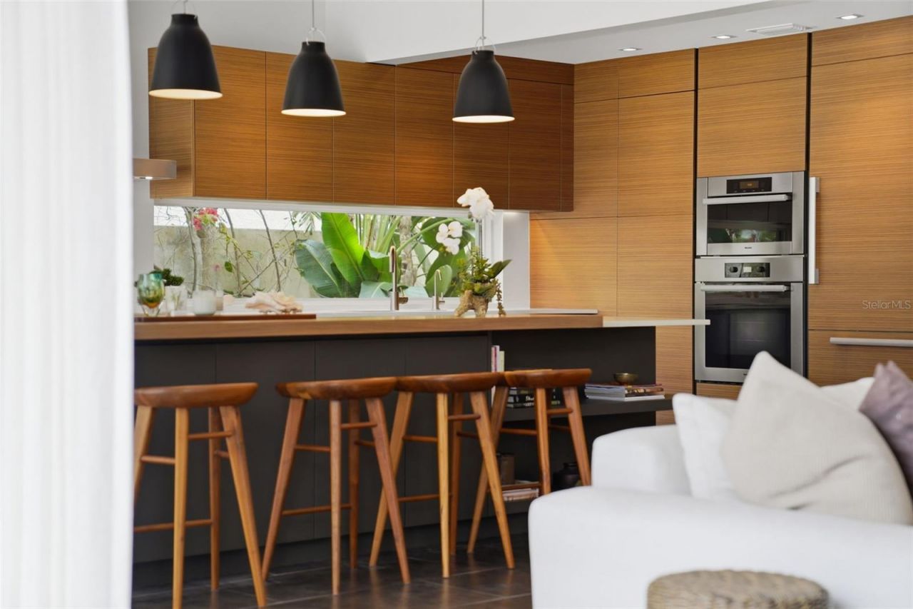 541 S Washington Drive, Sarasota, FL 34236 Photo